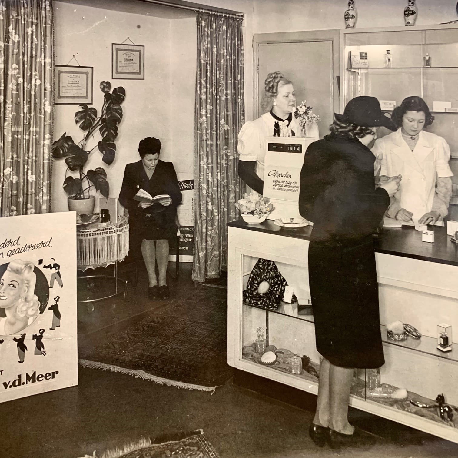 Tijdens de oorlog een schoonheidssalon!