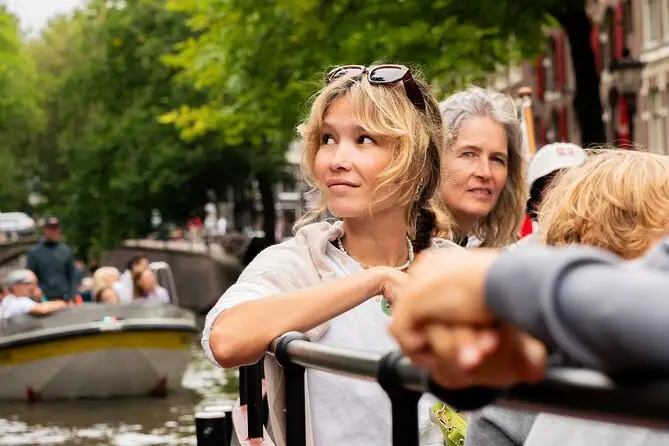 Boek een rondvaart op een van de luxueuze sloepen of klassieke sleepboten van Mokumboot