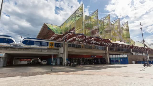 Almere train station