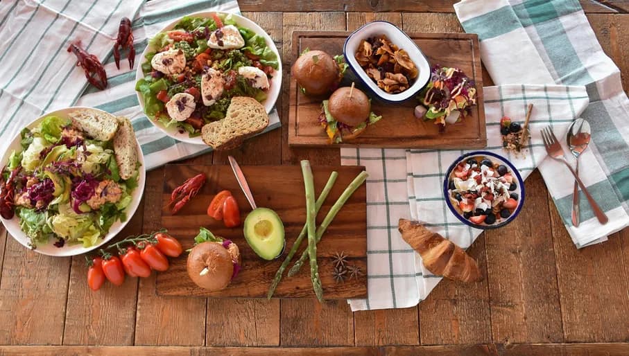 House of Watt restaurant interior and food