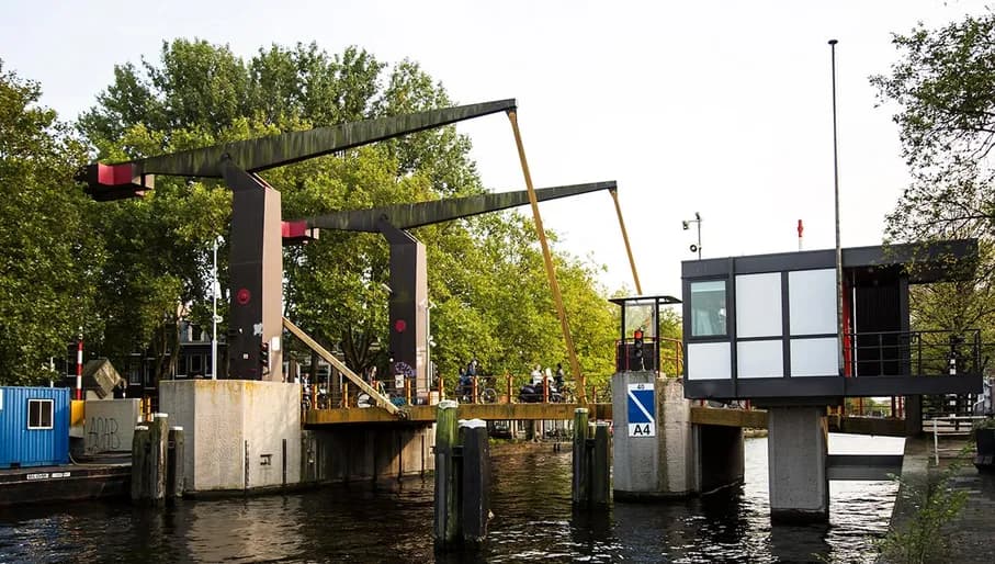 SWEETS Hotel bridge house hotel room