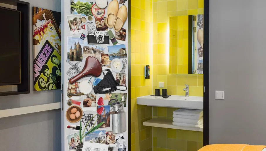 interior of hotel room, bathroom