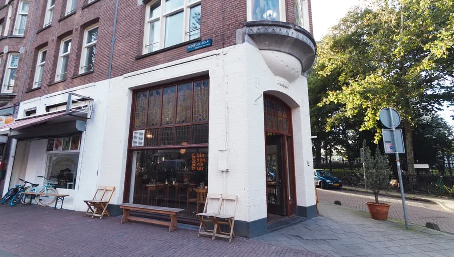 Outside the Binnenvisser wine bar