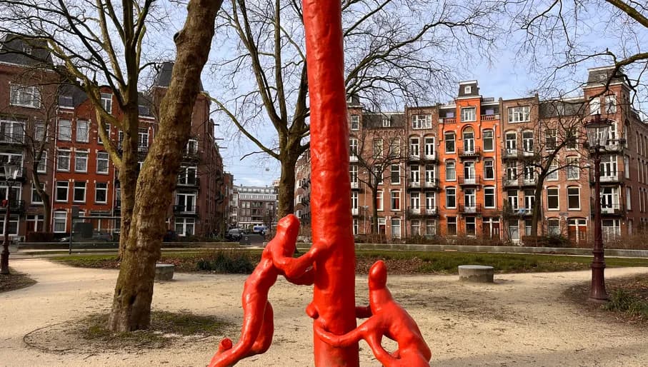 Fredrik Hendrikplantsoen red street art work by Joep van Lieshout.