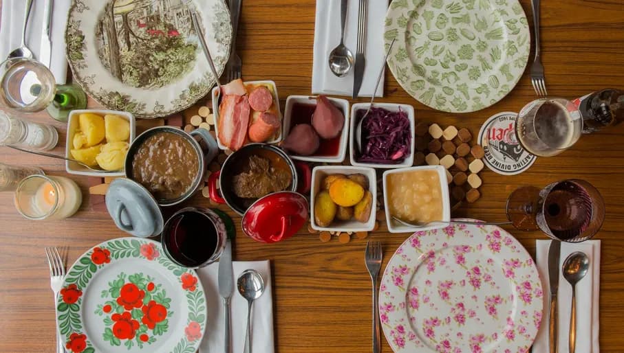 Moeders restaurant signature dishes