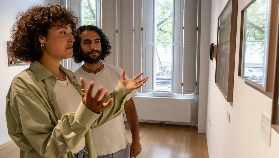 A couple in Huis Marseille.