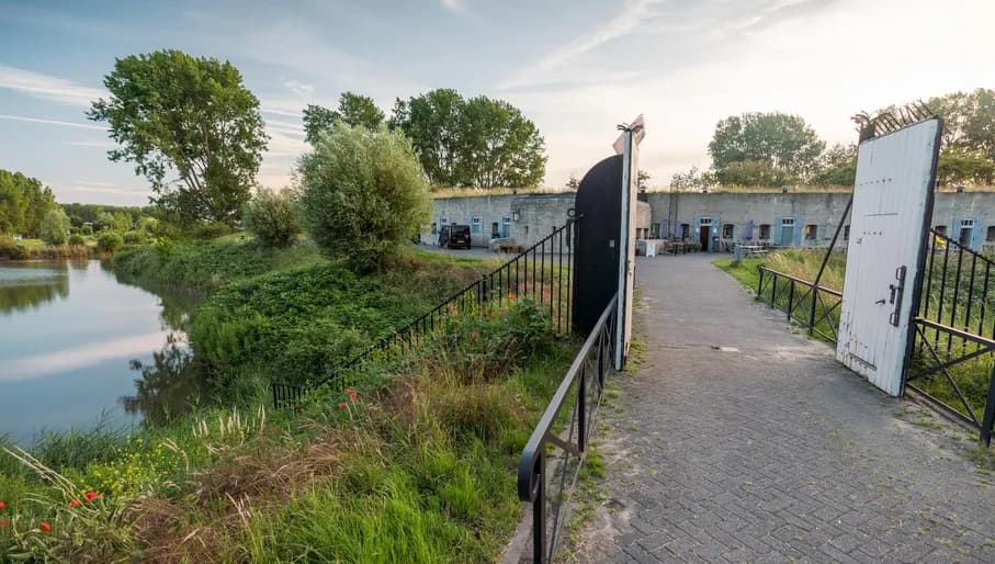 The entrance gate of Fort Vijfhuizen.