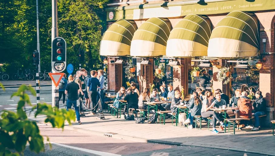 Bar Bukowski café-restaurant people on the terrace