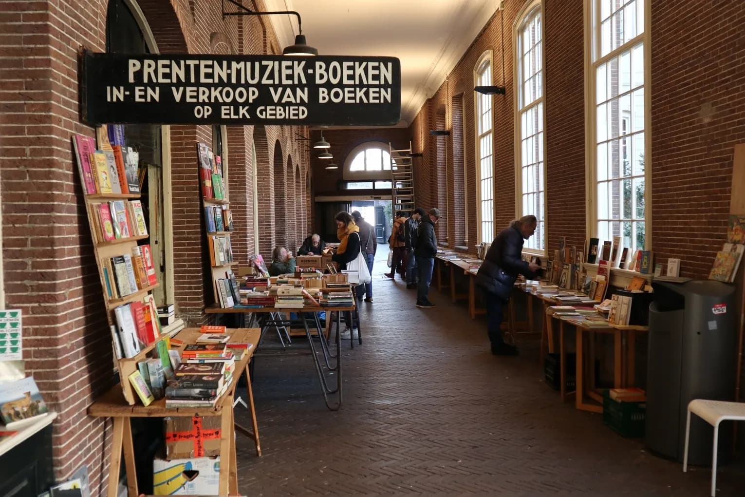 Book market in Amsterdam
2276047857
Oudemanhuispoort Book Market, University of Amsterdam. Shutterstock