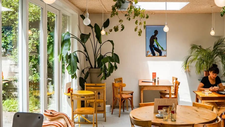 No Man's Art Gallery interior in Bos & Lommer