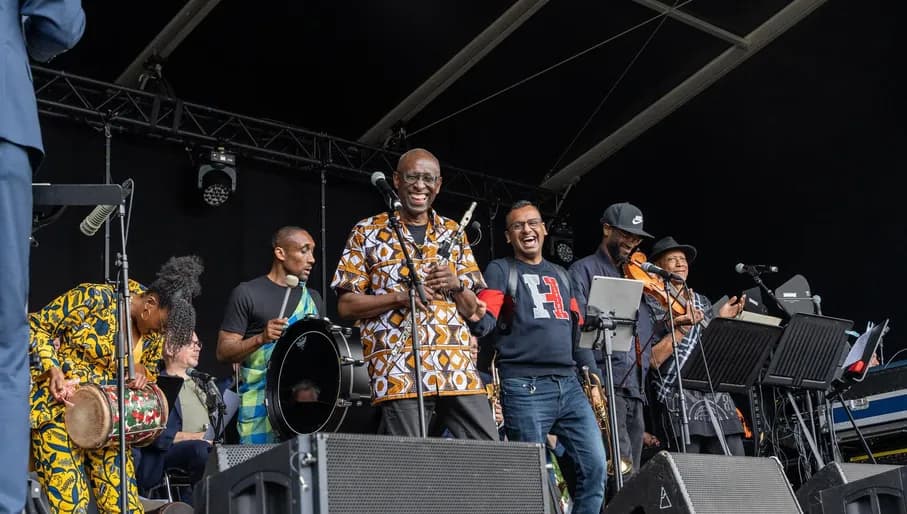 Musicians on stage during Keti Koti Festival 2022 in the Oosterpark.