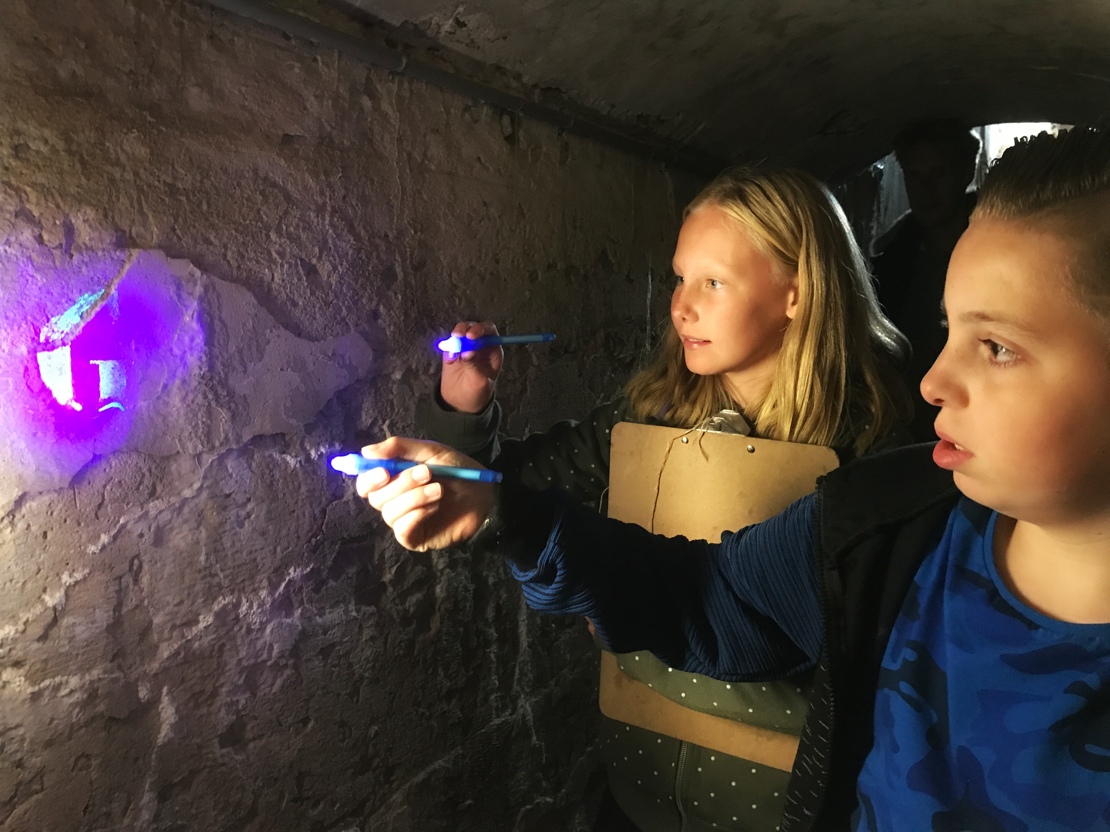 Doe een spannende black-light speurtocht